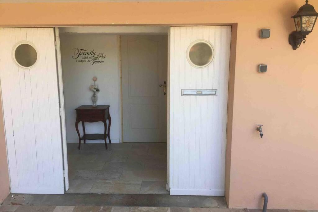 Peaceful 3 Bedroom 8 Person Ground Floor Apartment With Large Private Heated Pool La Digne-d'Amont Exterior photo
